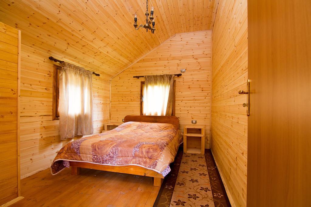 Farma Sotira Hotell Leskovik Rum bild