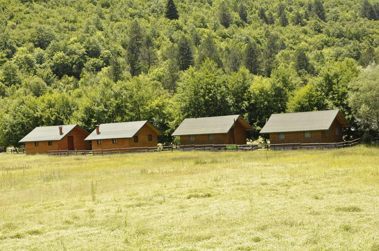 Farma Sotira Hotell Leskovik Exteriör bild